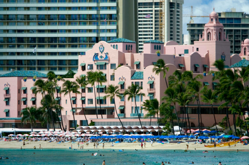„Am plătit 530 de dolari pentru o noapte. Regret”. Cum arată „palatul roz al Pacificului”, cel mai faimos hotel din Hawaii - Imaginea 4