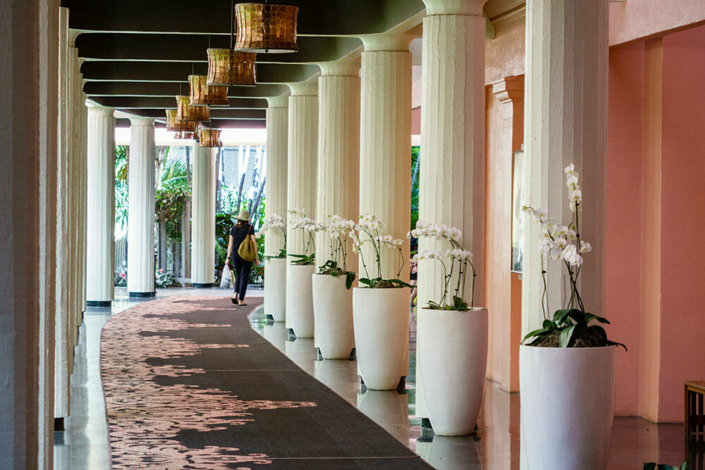 „Am plătit 530 de dolari pentru o noapte. Regret”. Cum arată „palatul roz al Pacificului”, cel mai faimos hotel din Hawaii - Imaginea 6