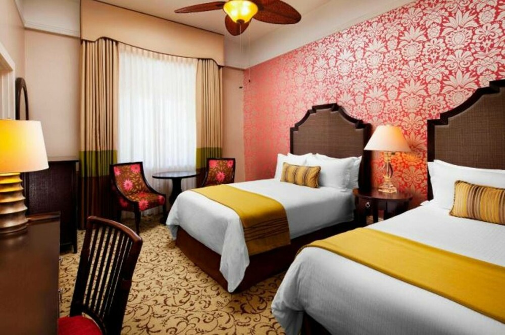 „Am plătit 530 de dolari pentru o noapte. Regret”. Cum arată „palatul roz al Pacificului”, cel mai faimos hotel din Hawaii - Imaginea 11