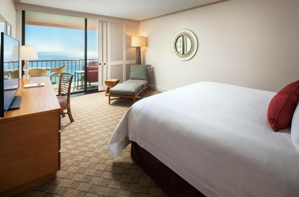 „Am plătit 530 de dolari pentru o noapte. Regret”. Cum arată „palatul roz al Pacificului”, cel mai faimos hotel din Hawaii - Imaginea 14