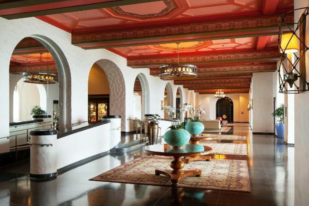 „Am plătit 530 de dolari pentru o noapte. Regret”. Cum arată „palatul roz al Pacificului”, cel mai faimos hotel din Hawaii - Imaginea 16