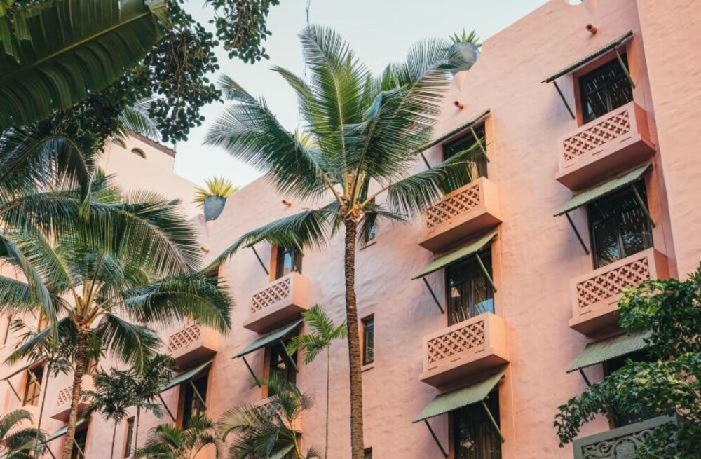 „Am plătit 530 de dolari pentru o noapte. Regret”. Cum arată „palatul roz al Pacificului”, cel mai faimos hotel din Hawaii - Imaginea 19