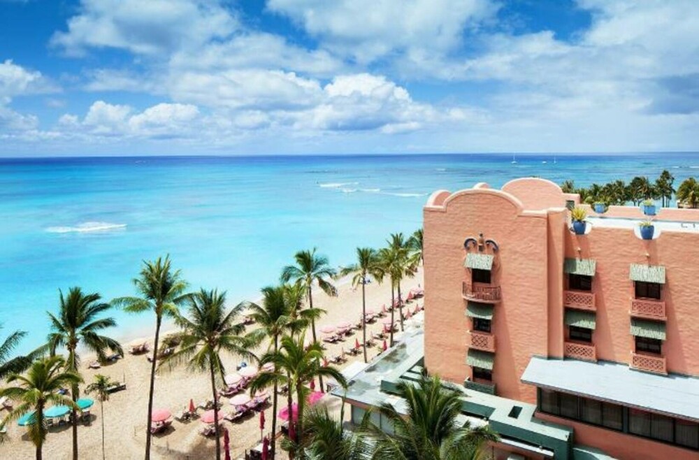„Am plătit 530 de dolari pentru o noapte. Regret”. Cum arată „palatul roz al Pacificului”, cel mai faimos hotel din Hawaii - Imaginea 24