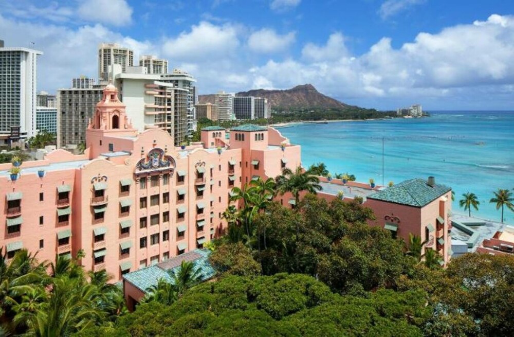 „Am plătit 530 de dolari pentru o noapte. Regret”. Cum arată „palatul roz al Pacificului”, cel mai faimos hotel din Hawaii - Imaginea 29