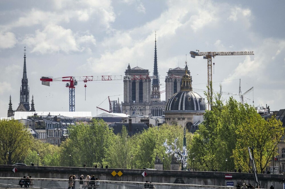Cum arată acum Catedrala Notre Dame, la cinci ani de la incendiul care a distrus o parte din monumentul istoric. GALERIE FOTO - Imaginea 1