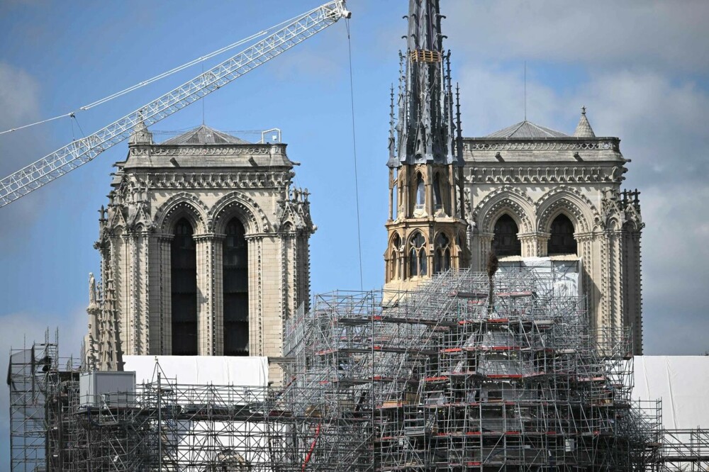 Cum arată acum Catedrala Notre Dame, la cinci ani de la incendiul care a distrus o parte din monumentul istoric. GALERIE FOTO - Imaginea 3