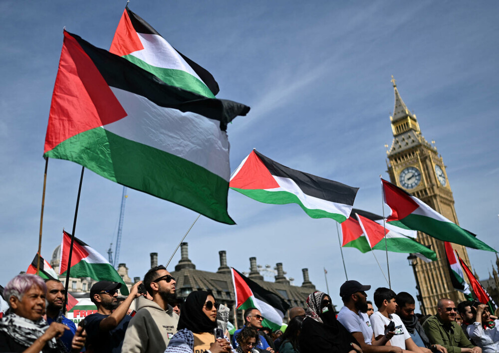 Zeci de mii de persoane au protestat la Londra pentru a cere încetarea focului în Fâşia Gaza. FOTO+VIDEO - Imaginea 7
