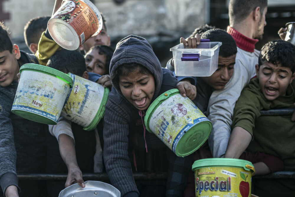 Imaginile foametei din Gaza. Raport: Jumătate din populație va suferi de foamete în aproximativ trei luni | FOTO - Imaginea 13