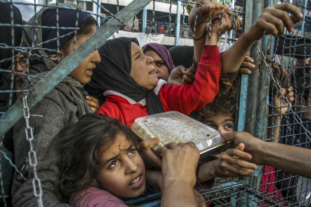 Imaginile foametei din Gaza. Raport: Jumătate din populație va suferi de foamete în aproximativ trei luni | FOTO - Imaginea 30