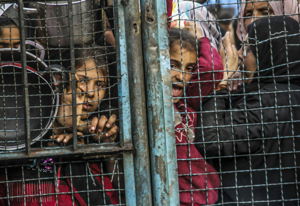 Imaginile foametei din Gaza. Raport: Jumătate din populație va suferi de foamete în aproximativ trei luni | FOTO - Imaginea 37