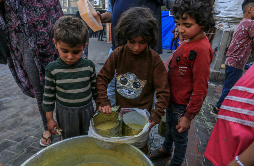 Imaginile foametei din Gaza. Raport: Jumătate din populație va suferi de foamete în aproximativ trei luni | FOTO - Imaginea 43