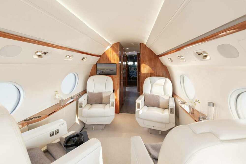 Încă o călătorie în lux a lui Iohannis. Imagini spectaculoase din interiorul avionului privat care l-a dus la Seul | FOTO - Imaginea 3