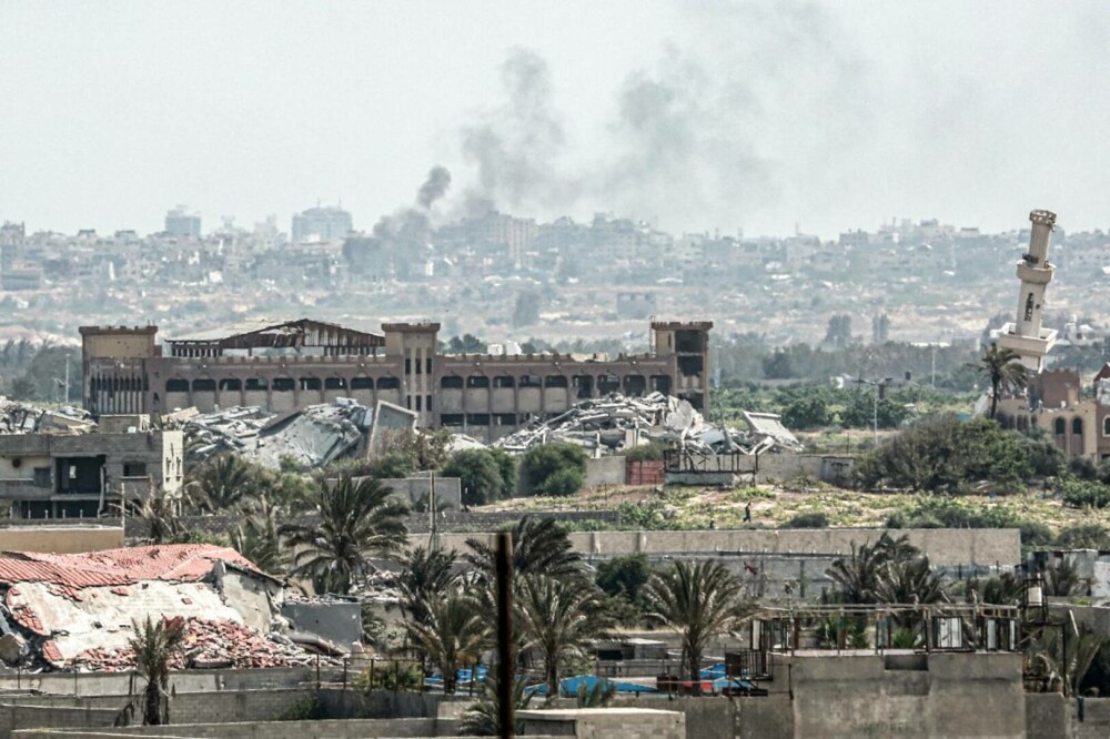 Israelul a bombardat din nou Fâșia Gaza, într-unul dintre cele mai puternice atacuri - Imaginea 1