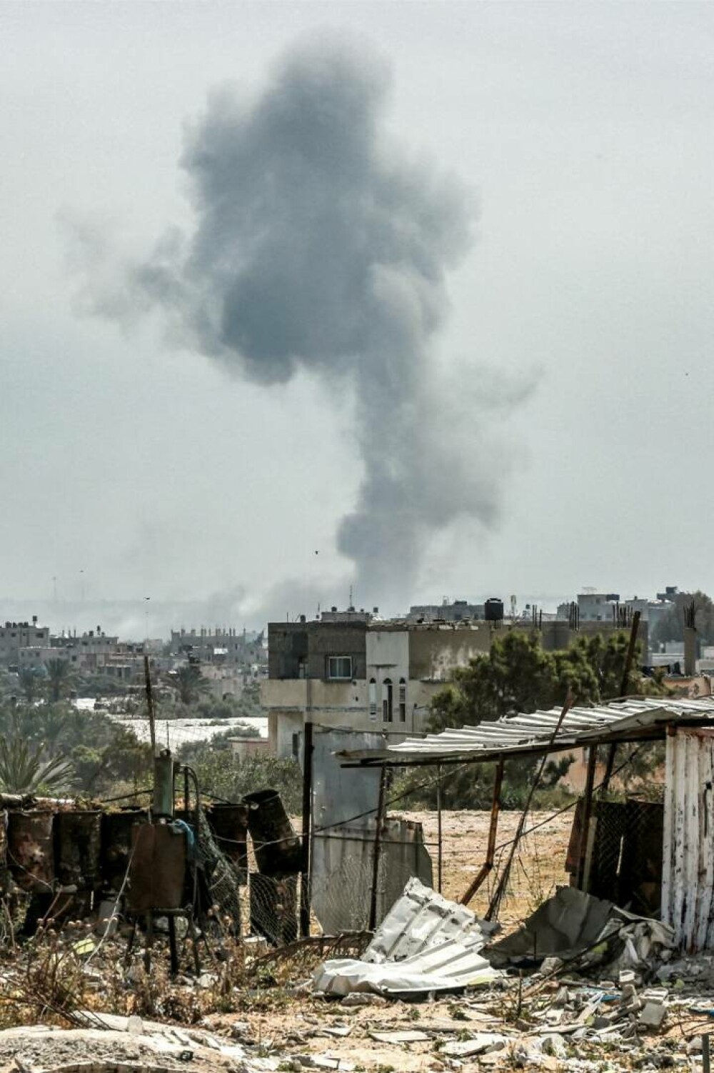 Israelul a bombardat din nou Fâșia Gaza, într-unul dintre cele mai puternice atacuri - Imaginea 2