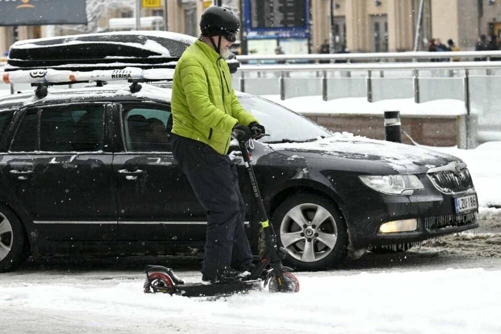 Vreme ciudată în Europa, în aprilie. În timp ce Atena a devenit portocalie, Helsinki a fost acoperit de zăpadă. FOTO - Imaginea 7