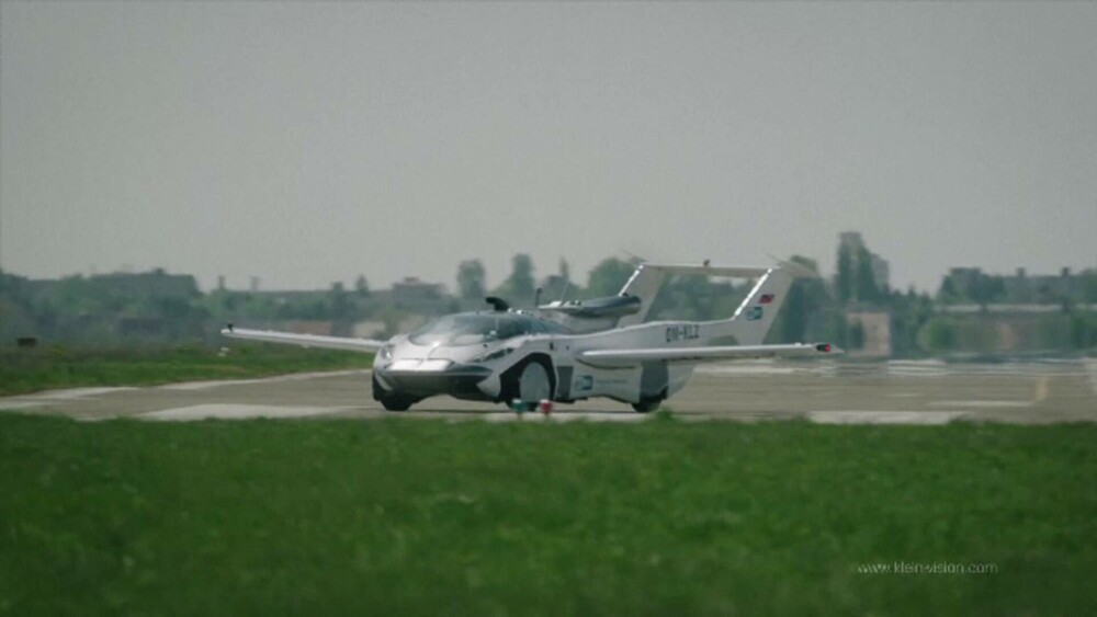 Cum arată „prima mașină zburătoare certificată din lume”. Prețul pornește de la o jumătate de milion de dolari - Imaginea 2
