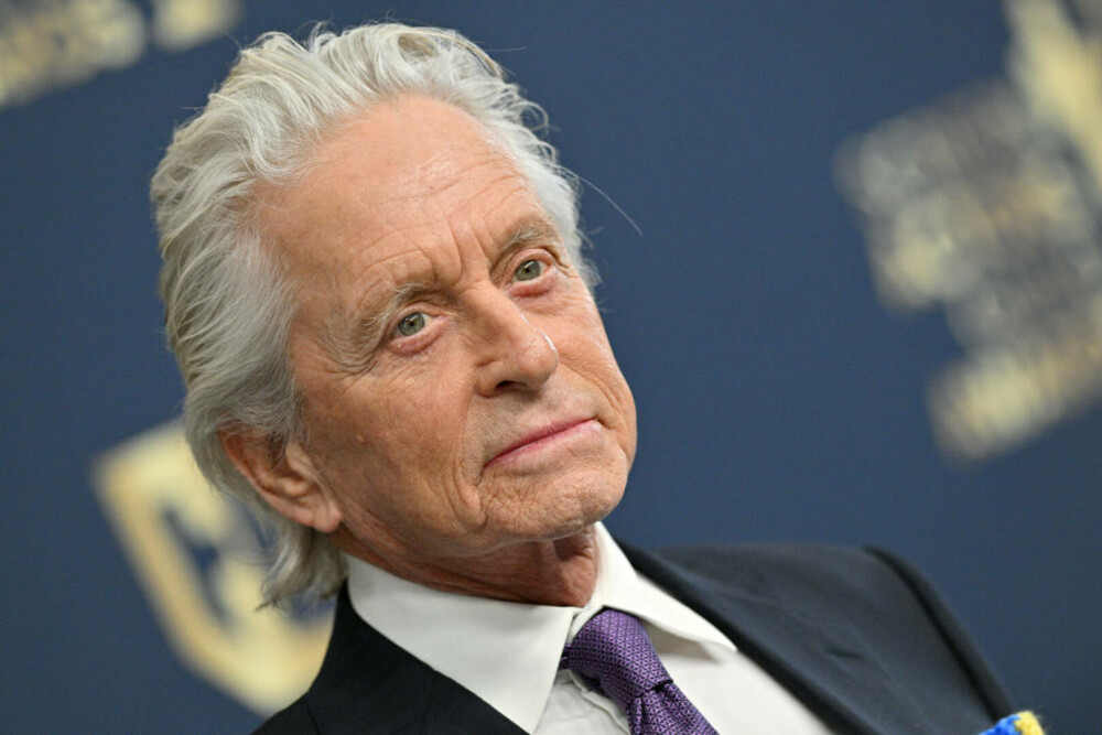 Cum reușește Michael Douglas să arate atât de bine la 80 de ani. „Arată ca un bărbat cu 20 de ani mai tânăr” | FOTO - Imaginea 9