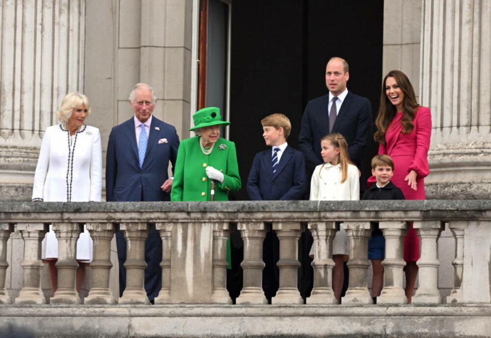 Detaliul ascuns din portretul regelui Charles și reginei Camilla aproape că a trecut neobservat. Ce reprezintă, de fapt - Imaginea 3
