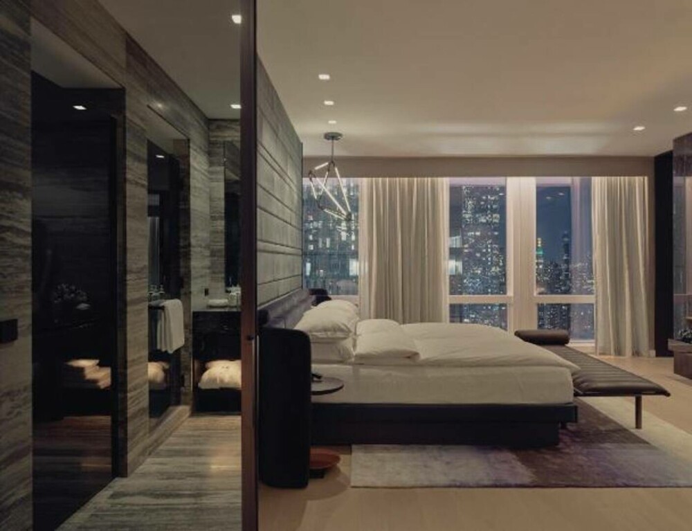 Cum arată hotelul din Manhattan în care o cameră costă 11.000 de dolari pe noapte. Este în top 50 locații de lux din lume - Imaginea 9