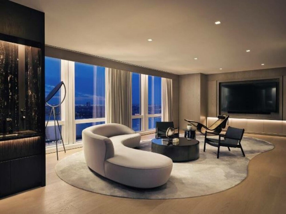 Cum arată hotelul din Manhattan în care o cameră costă 11.000 de dolari pe noapte. Este în top 50 locații de lux din lume - Imaginea 10
