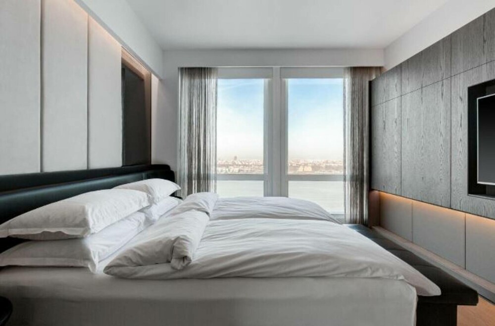 Cum arată hotelul din Manhattan în care o cameră costă 11.000 de dolari pe noapte. Este în top 50 locații de lux din lume - Imaginea 19