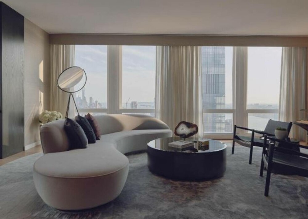 Cum arată hotelul din Manhattan în care o cameră costă 11.000 de dolari pe noapte. Este în top 50 locații de lux din lume - Imaginea 22