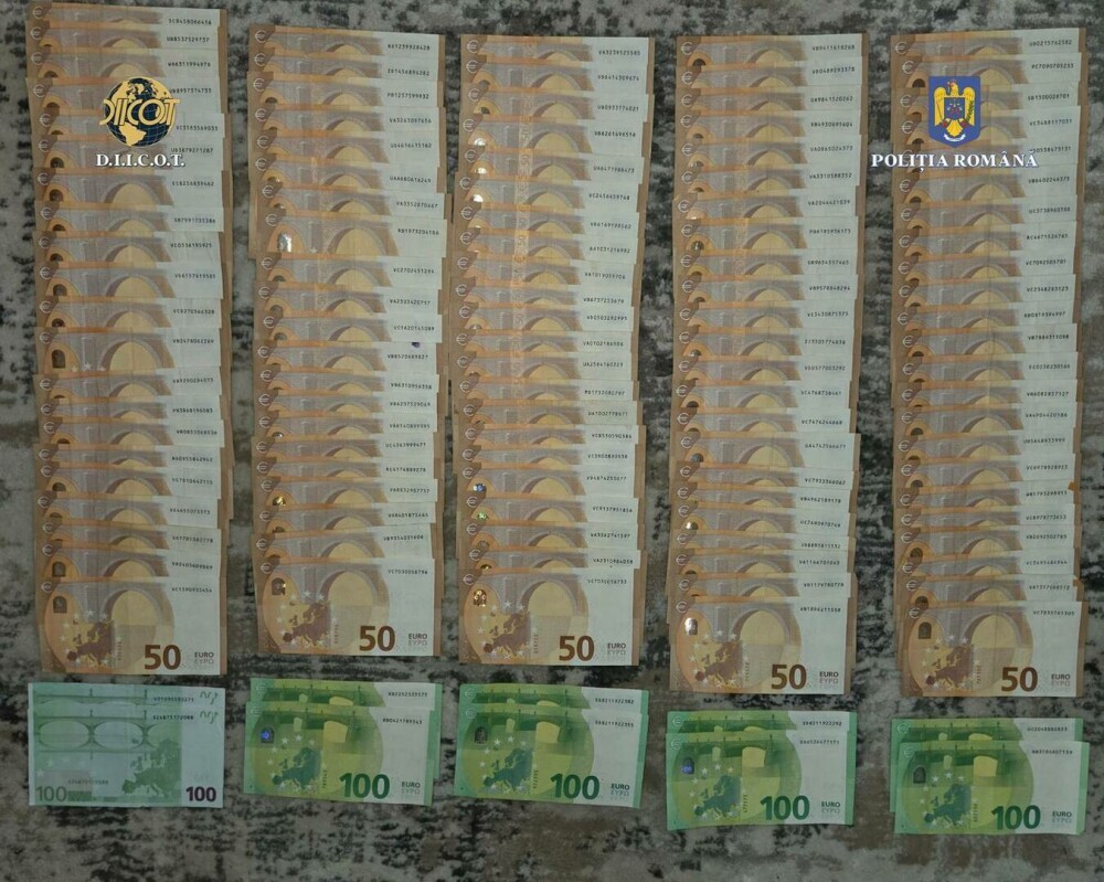 Prins în flagrant cu un troler plin cu canabis. Bărbatul voia să obțină 19.000 de euro, dar a fost reținut. FOTO - Imaginea 1