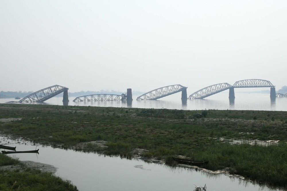 Imagini dramatice după cutremurul devastator din Myanmar. Sute de victime au fost incinerate | GALERIE FOTO - Imaginea 7