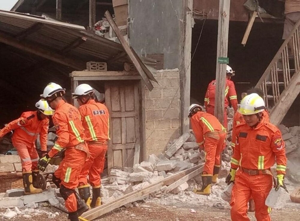 Imagini dramatice după cutremurul devastator din Myanmar. Sute de victime au fost incinerate | GALERIE FOTO - Imaginea 16