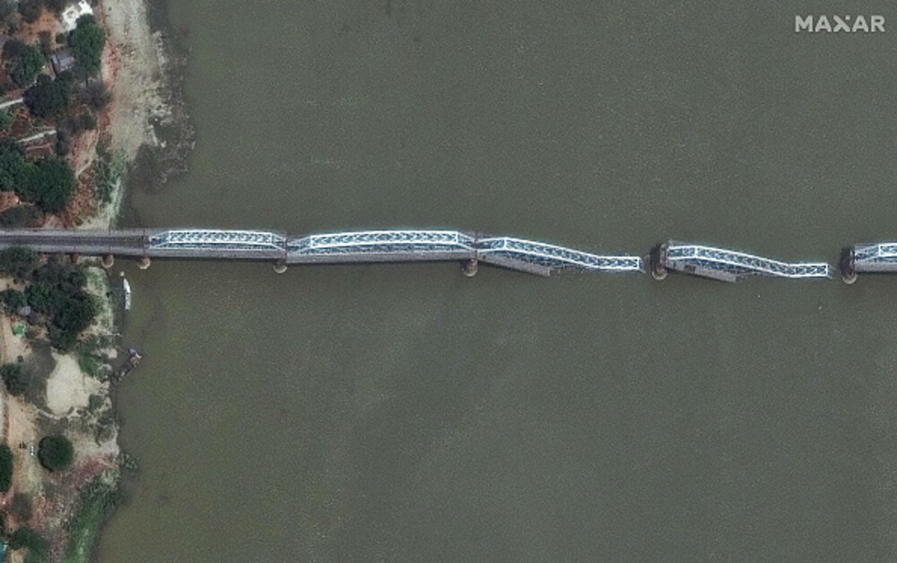 Imagini dramatice după cutremurul devastator din Myanmar. Sute de victime au fost incinerate | GALERIE FOTO - Imaginea 23