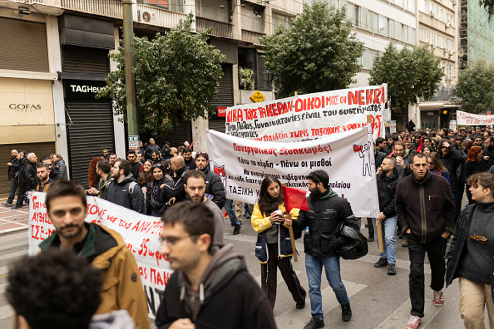 Grevă generală în Grecia. Peste 15.000 de oameni au manifestat la Atena și Salonic. „Nedreptatea ne sufocă”. GALERIE FOTO - Imaginea 7