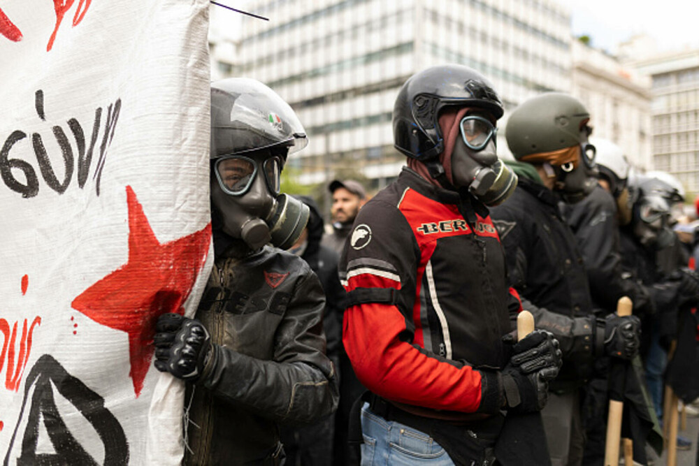 Grevă generală în Grecia. Peste 15.000 de oameni au manifestat la Atena și Salonic. „Nedreptatea ne sufocă”. GALERIE FOTO - Imaginea 8