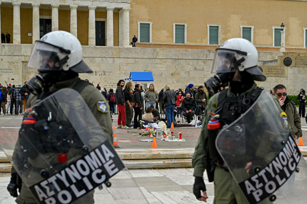 Grevă generală în Grecia. Peste 15.000 de oameni au manifestat la Atena și Salonic. „Nedreptatea ne sufocă”. GALERIE FOTO - Imaginea 25