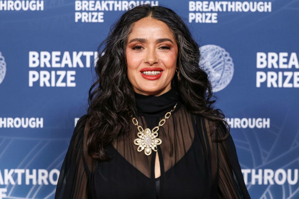 Salma Hayek a întors toate privirile pe covorul roșu. Un detaliu neașteptat a făcut diferența. FOTO - Imaginea 9