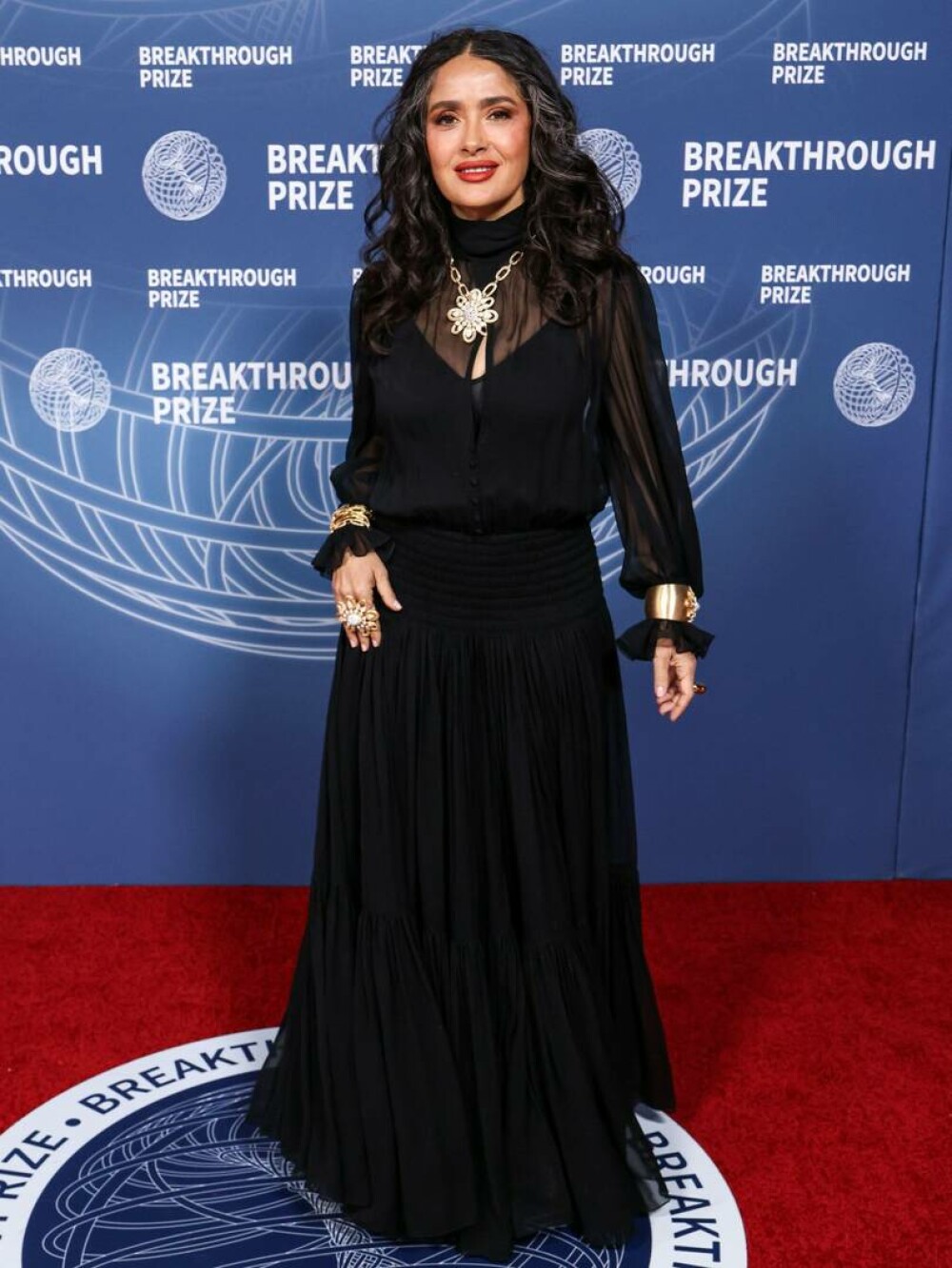 Salma Hayek a întors toate privirile pe covorul roșu. Un detaliu neașteptat a făcut diferența. FOTO - Imaginea 10