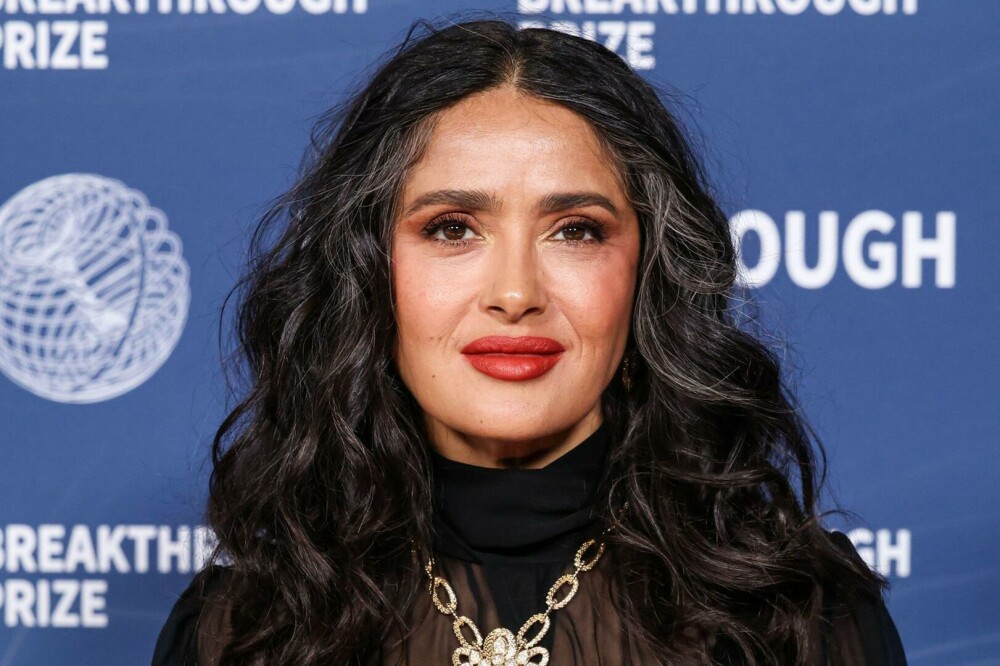 Salma Hayek a întors toate privirile pe covorul roșu. Un detaliu neașteptat a făcut diferența. FOTO - Imaginea 11
