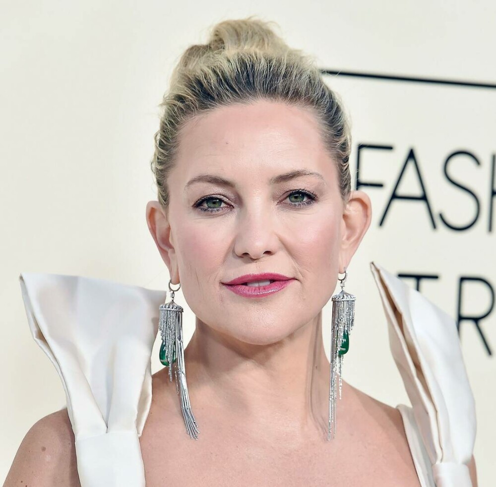 Kate Hudson, apariție spectaculoasă pe covorul roșu. Actrița a strălucit într-o rochie îndrăzneață. FOTO - Imaginea 3