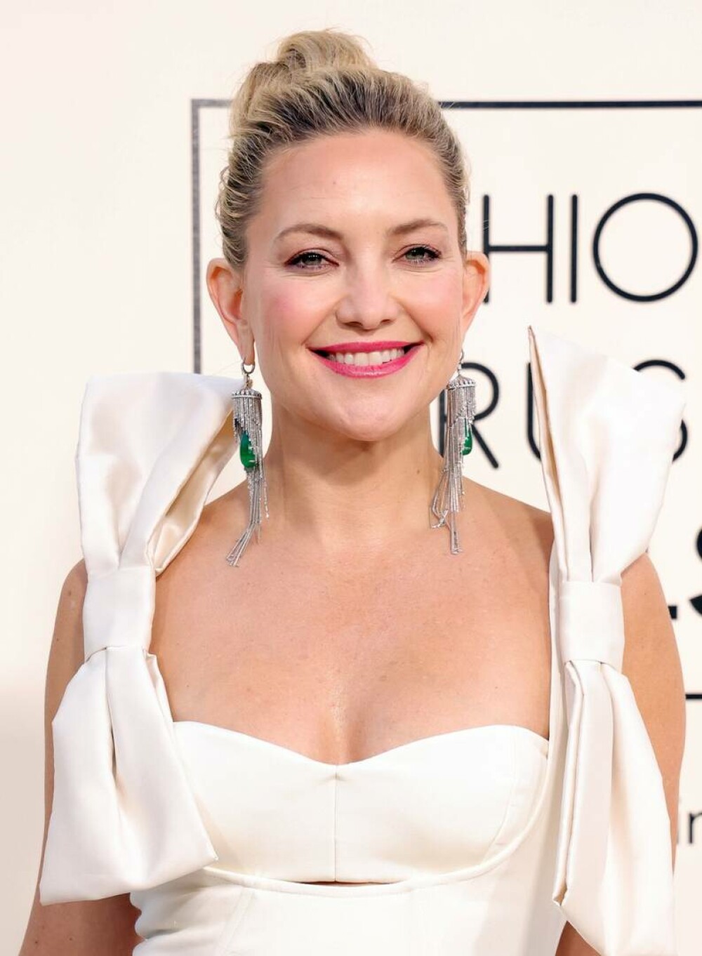 Kate Hudson, apariție spectaculoasă pe covorul roșu. Actrița a strălucit într-o rochie îndrăzneață. FOTO - Imaginea 10