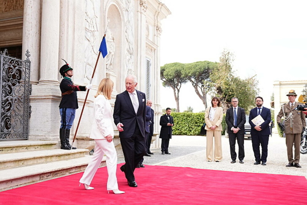 Regina Camilla a sărbătorit 20 de ani de căsătorie cu pizza şi îngheţată italiană. GALERIE FOTO - Imaginea 29