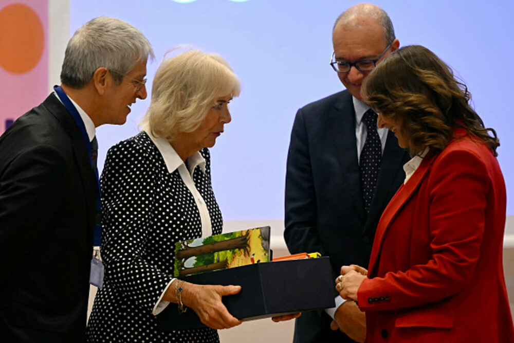 Regina Camilla a sărbătorit 20 de ani de căsătorie cu pizza şi îngheţată italiană. GALERIE FOTO - Imaginea 10