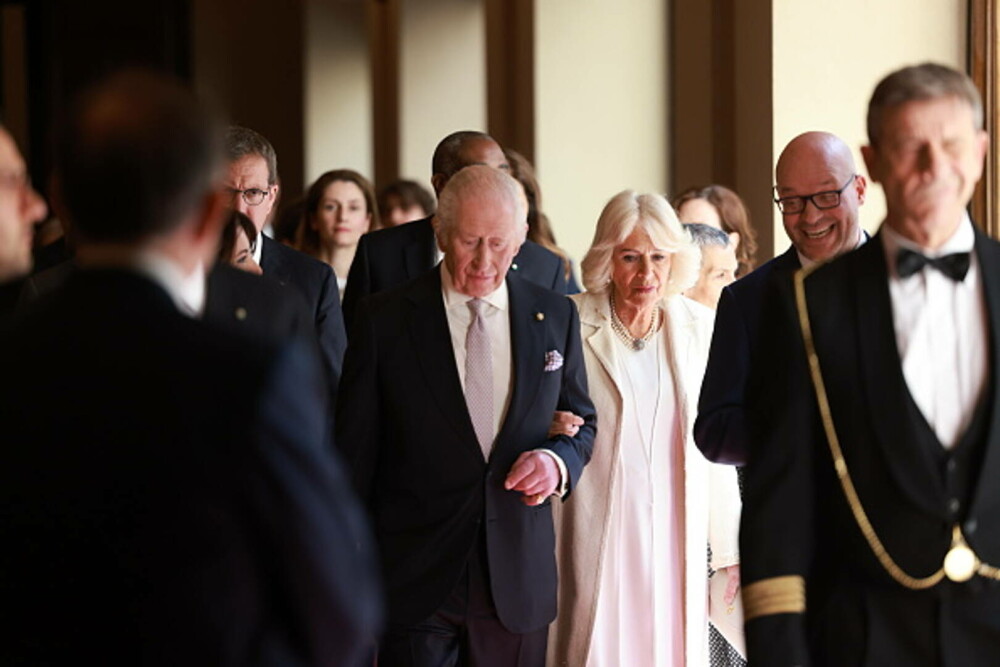 Papa Francisc i-a primit pe regele Charles şi regina Camilla la Vatican. Ce le-a transmis Suveranul Pontif - Imaginea 13