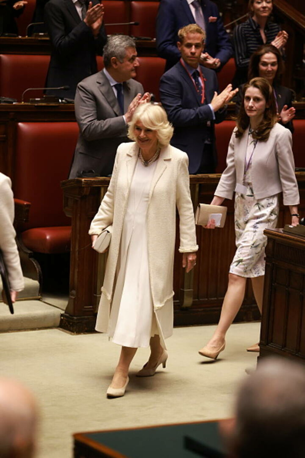 Regina Camilla a sărbătorit 20 de ani de căsătorie cu pizza şi îngheţată italiană. GALERIE FOTO - Imaginea 32