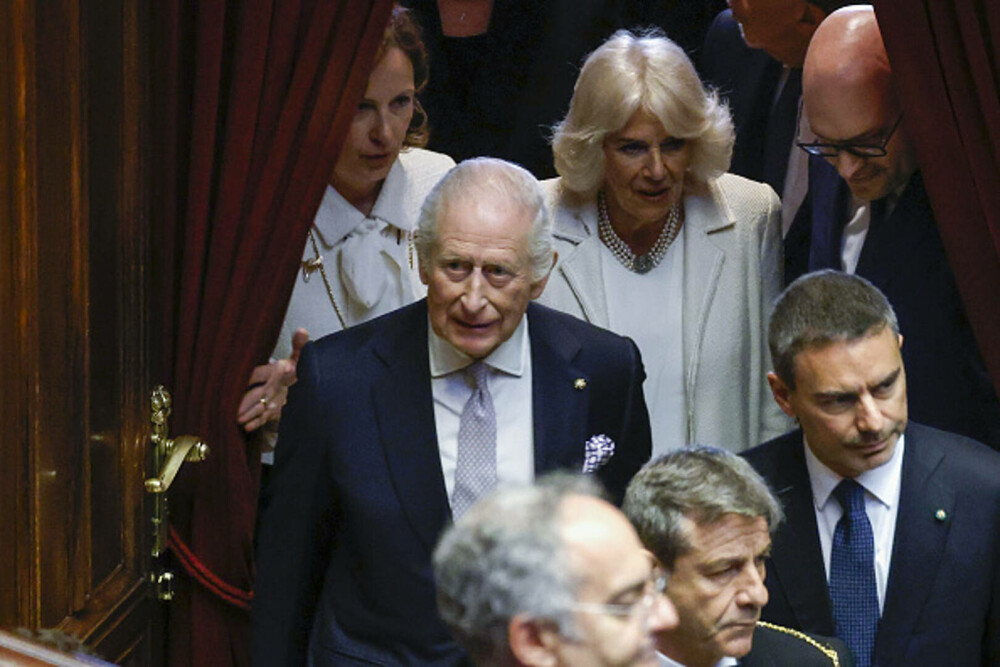 Papa Francisc i-a primit pe regele Charles şi regina Camilla la Vatican. Ce le-a transmis Suveranul Pontif - Imaginea 11