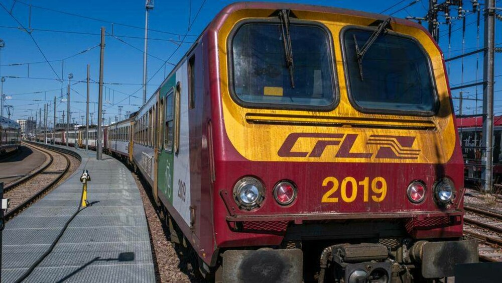 Trenuri vechi de peste 30 de ani vor ajunge în România după ce au fost „pensionate” în Luxemburg - Imaginea 1