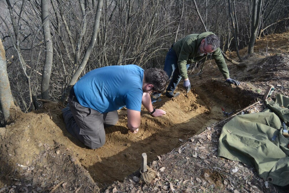 Ciobanul din Prahova care tot face descoperiri ieșite din comun. De data aceasta, ce a găsit are 5.000 de ani | FOTO - Imaginea 13