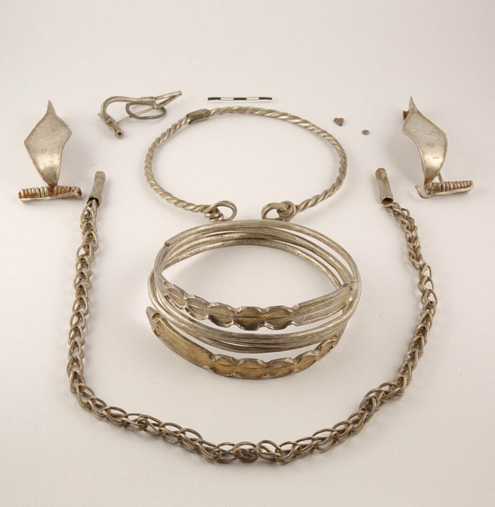 Tezaurul dacic descoperit în Mureș ar fi aparținut unui aristrocat. Arheleogii caută răspunsuri | GALERIE FOTO - Imaginea 7