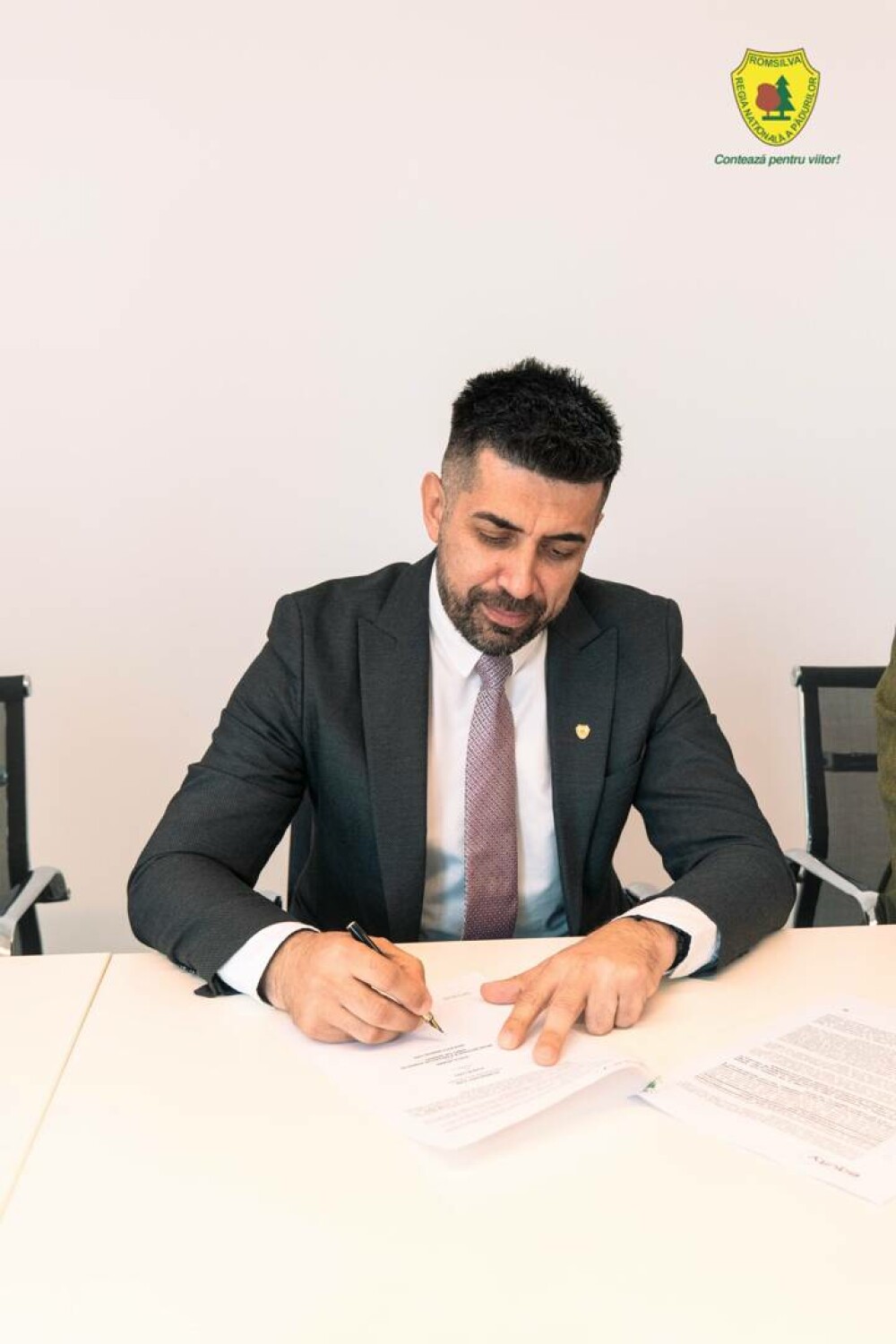 Statul român a făcut cea mai mare achiziție de acest fel din istoria sa. Suma uriașă plătită pentru comoara din Neamț | FOTO - Imaginea 11