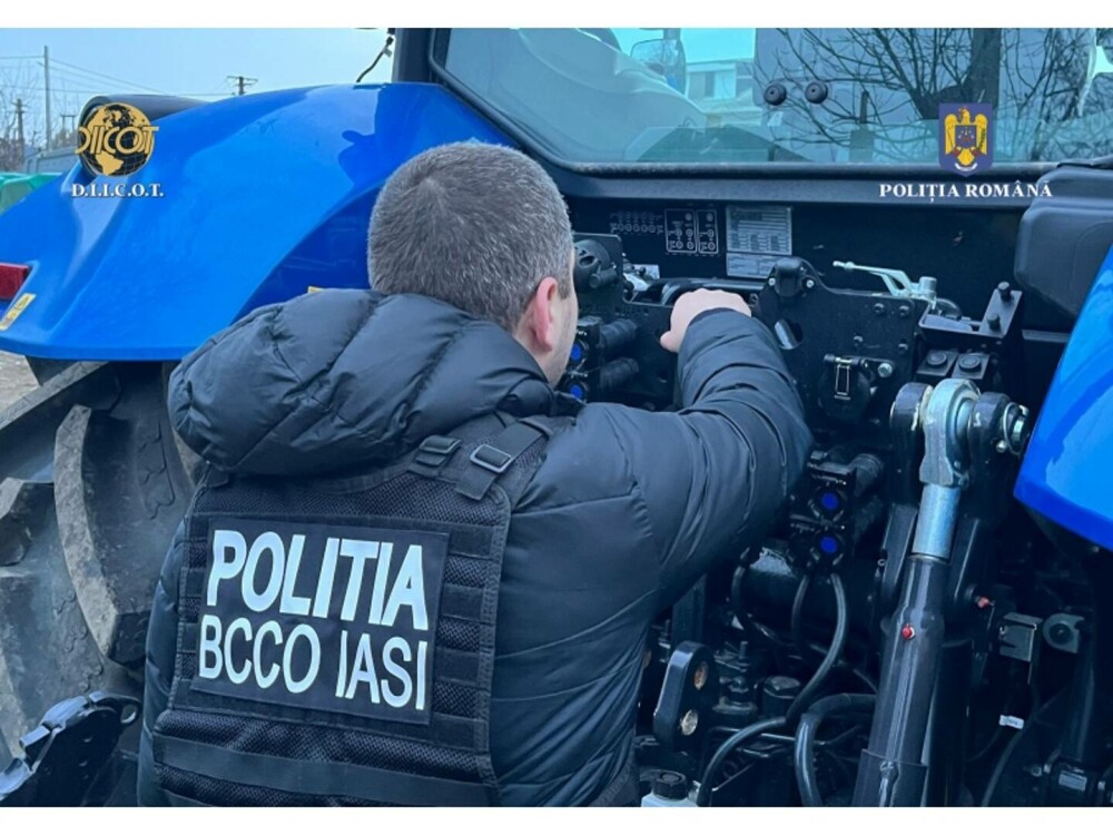 Șapte români au furat tractoare de peste 1,6 milioane de euro din Italia. Ce au descoperit anchetatorii la percheziții. FOTO - Imaginea 11