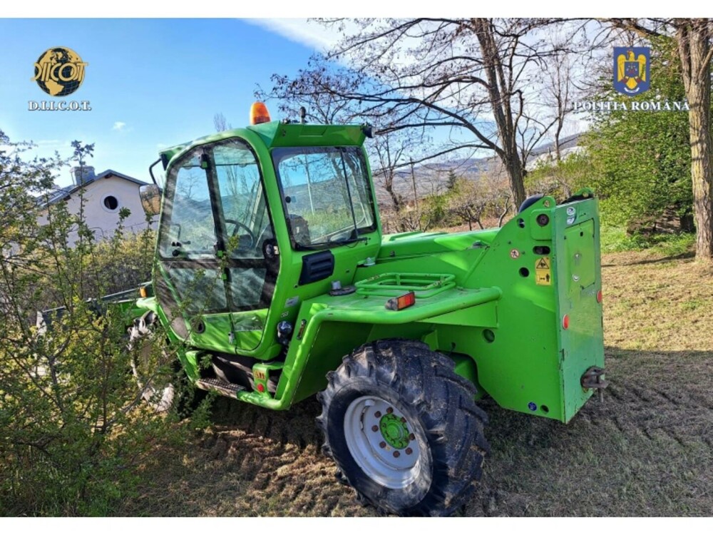 Șapte români au furat tractoare de peste 1,6 milioane de euro din Italia. Ce au descoperit anchetatorii la percheziții. FOTO - Imaginea 20