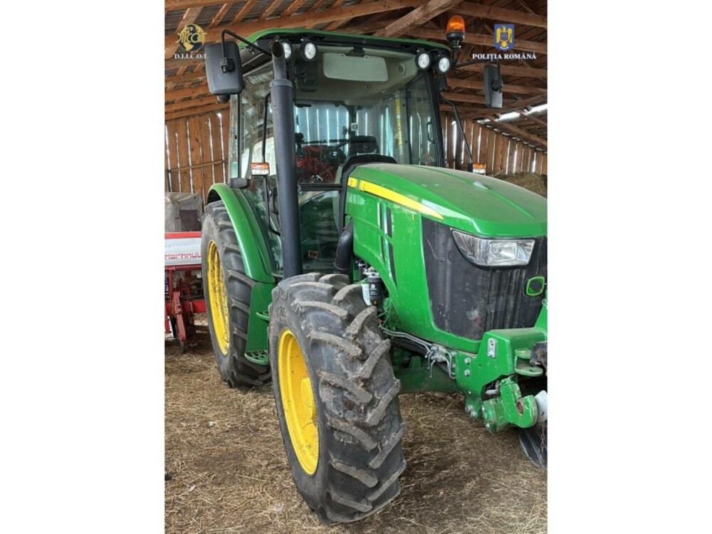Șapte români au furat tractoare de peste 1,6 milioane de euro din Italia. Ce au descoperit anchetatorii la percheziții. FOTO - Imaginea 25
